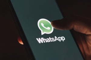 atualizacao do whatsapp permite mensagens temporarias como padrao whatsapp logo