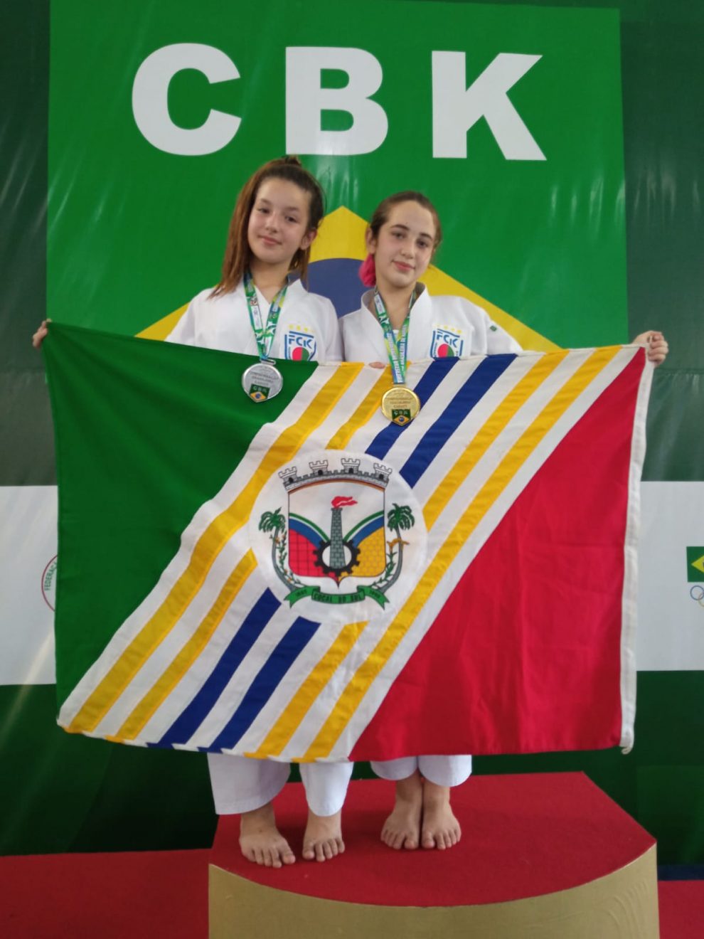 ouro e prata para as sul cocalenses no campeonato brasileiro de karate whatsapp image 2021 12 10 at 18.35.39 1