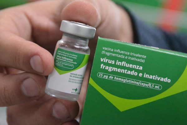 campanha nacional de vacinacao contra a gripe comeca em 4 de abril sms vacina influenza foto kleide teixeira 22 600x400 1