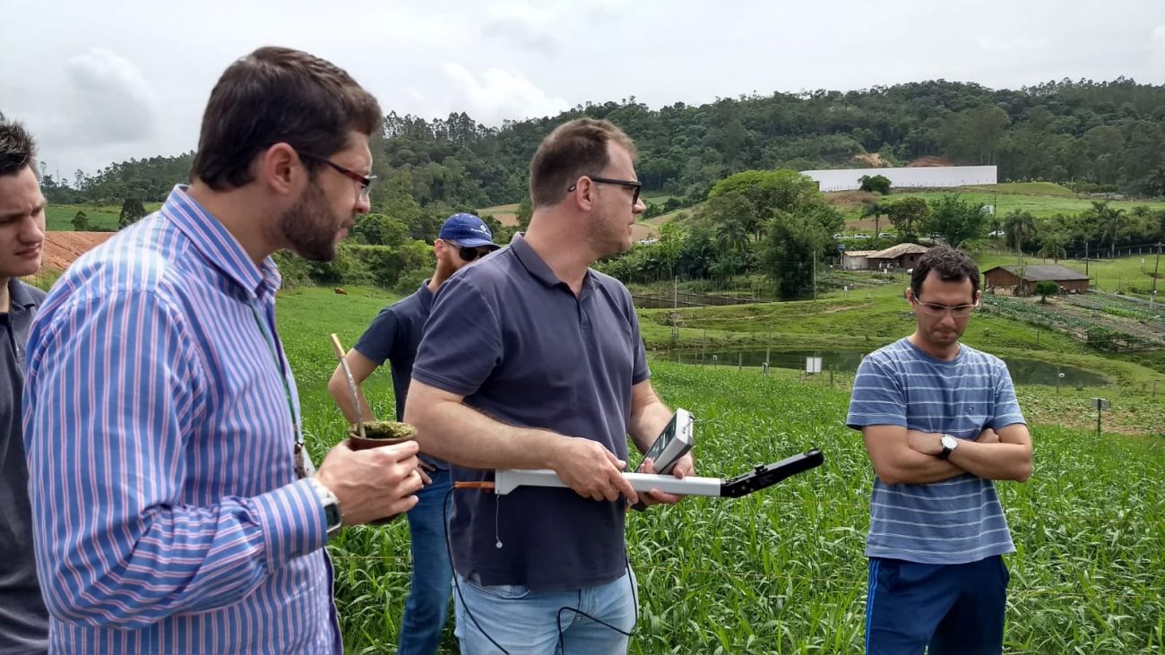 pesquisa realizada na fazenda unibave e publicado em revista cientifica internacional pesquisa001