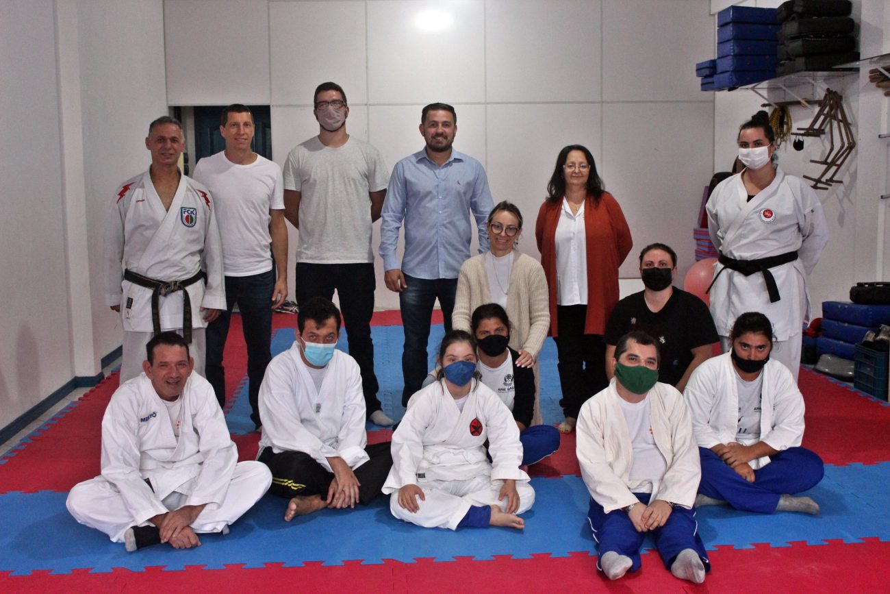 strongprojeto oferece aulas de karate gratuitas para alunos da apae cocal do sulstrongstrongstrong img 9761