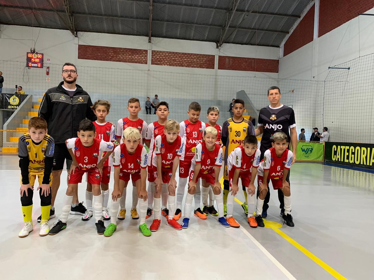 equipes de cocal do sulcoopercocalanjo futsal estreiam no campeonato regional da lud na segunda feira sub12 cocaldosul anjofutsal abril2022b