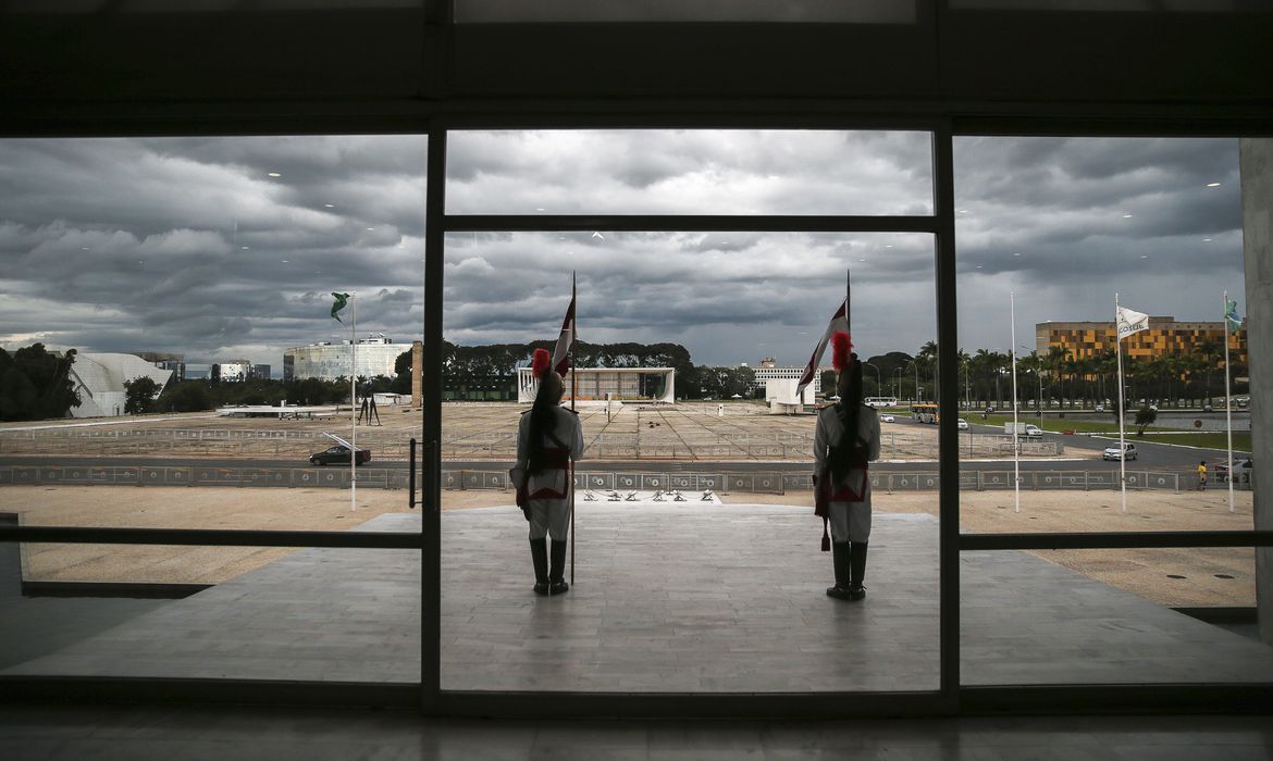 equipe de seguranca de lula faz varredura no palacio do planalto brasilia 60 anos rampa placio do planalto 0420202357 1