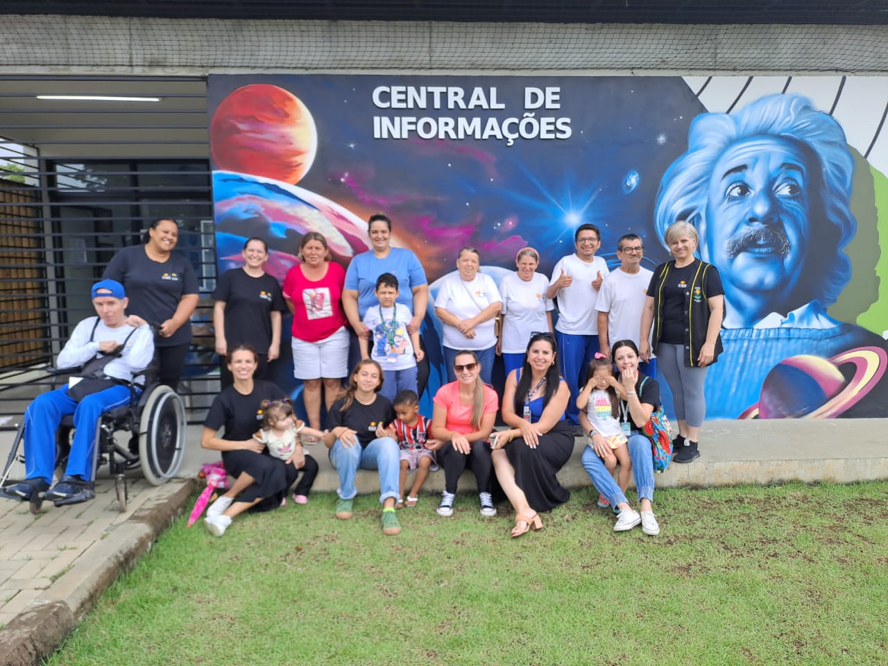 alunos da apae cocal do sul exploram o universo em passeio ao parque astronomico albert einstein visita parque astronomico divulgacao 11