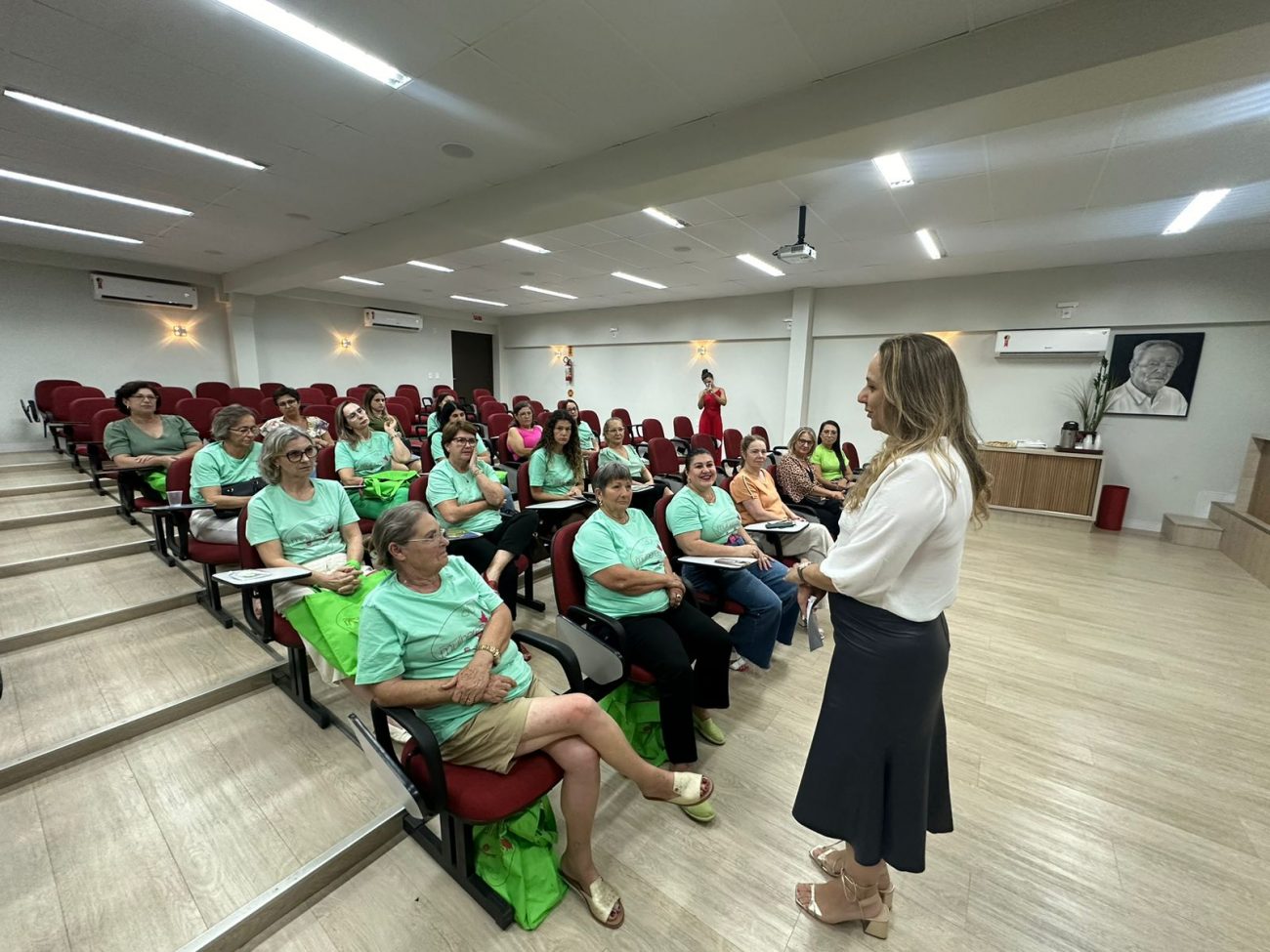 palestra nosso jeito de ser celebra retorno do grupo mulheres cooperativistas 2 3