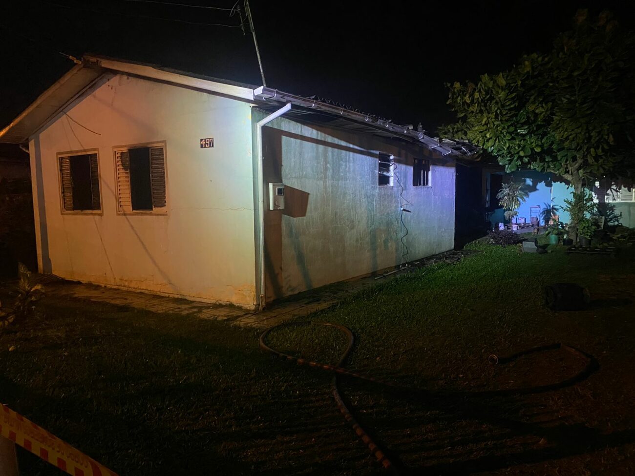 casa de alvenaria e destruida por incendio em cocal do sul img 20240428 wa0001