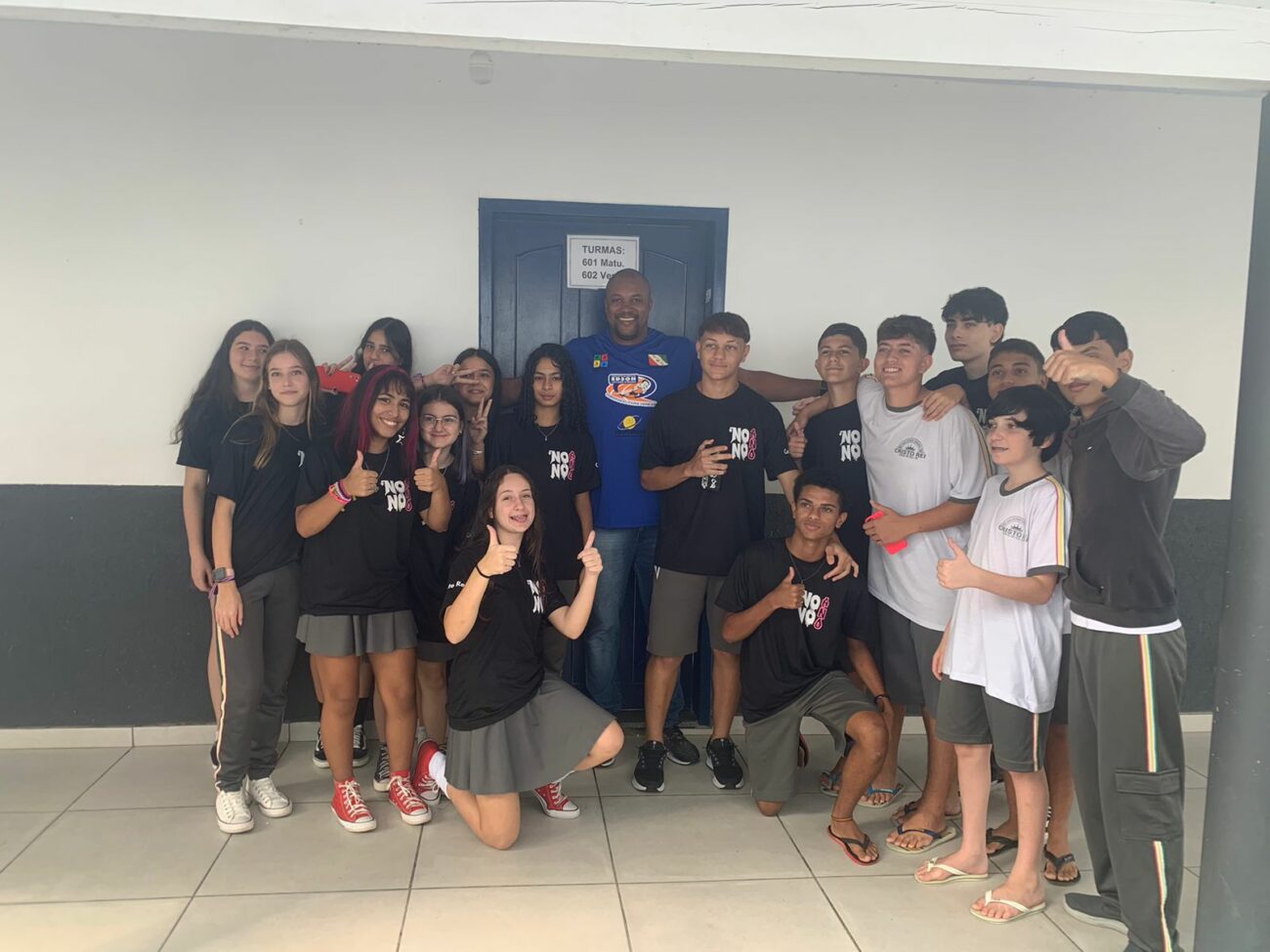 medalhista olimpico edson luciano ribeiro apresenta o projeto correndo para vencer aos estudantes 47.22 fbbbed19