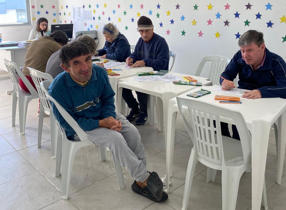 alunos da apae cocal do sul vivenciam experiencias enriquecedoras no centro dia do idoso centro dia apae divulgacao 7 copia