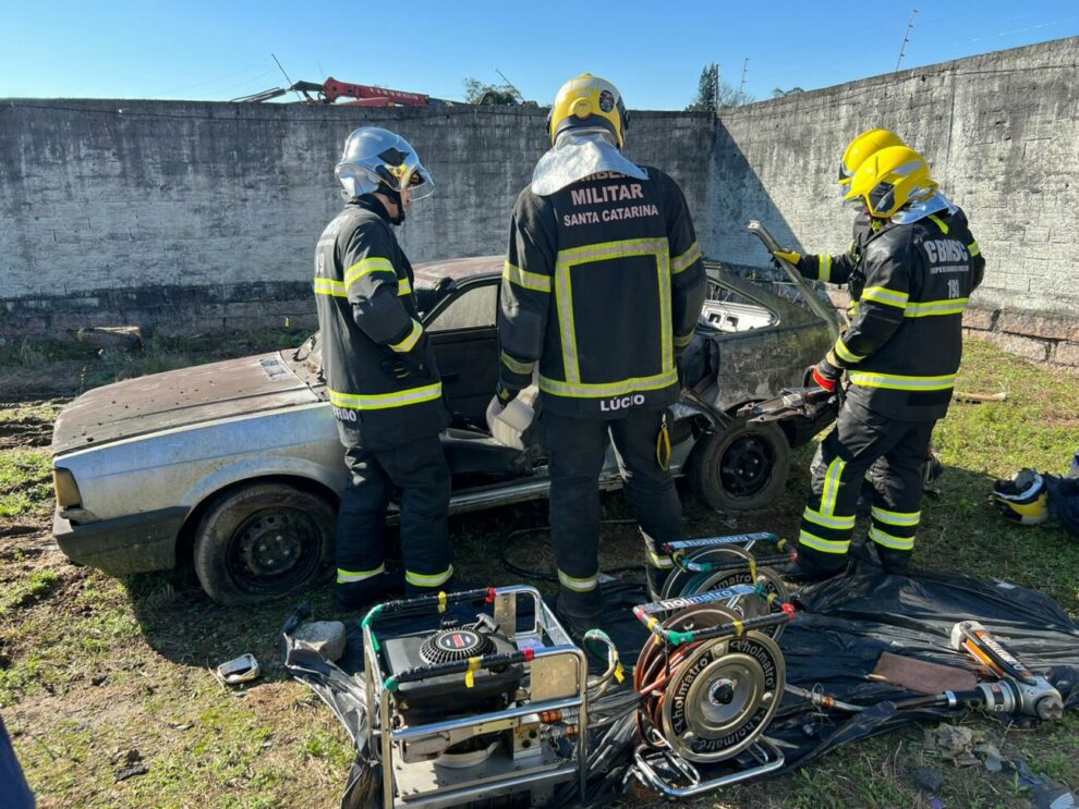 bombeiros militares realizam treinamento de resgate veicular em criciuma whatsapp image 2024 07 31 at 17.58.31