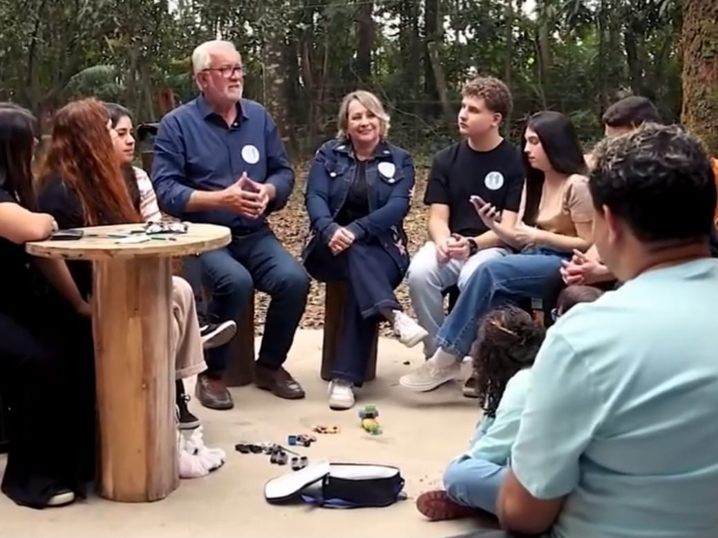 compromisso com a juventude educacao emprego e lazer no plano de ademir e nega ademir nega e jovens 4 1