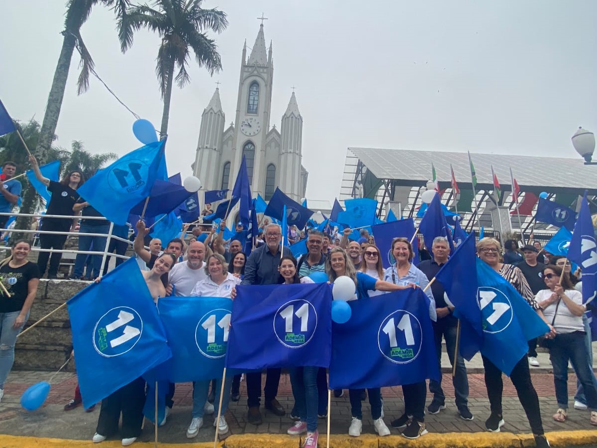 onda azul caminhada com ademir e nega reforca apoio popular em cocal do sul caminhada progressista 11 4