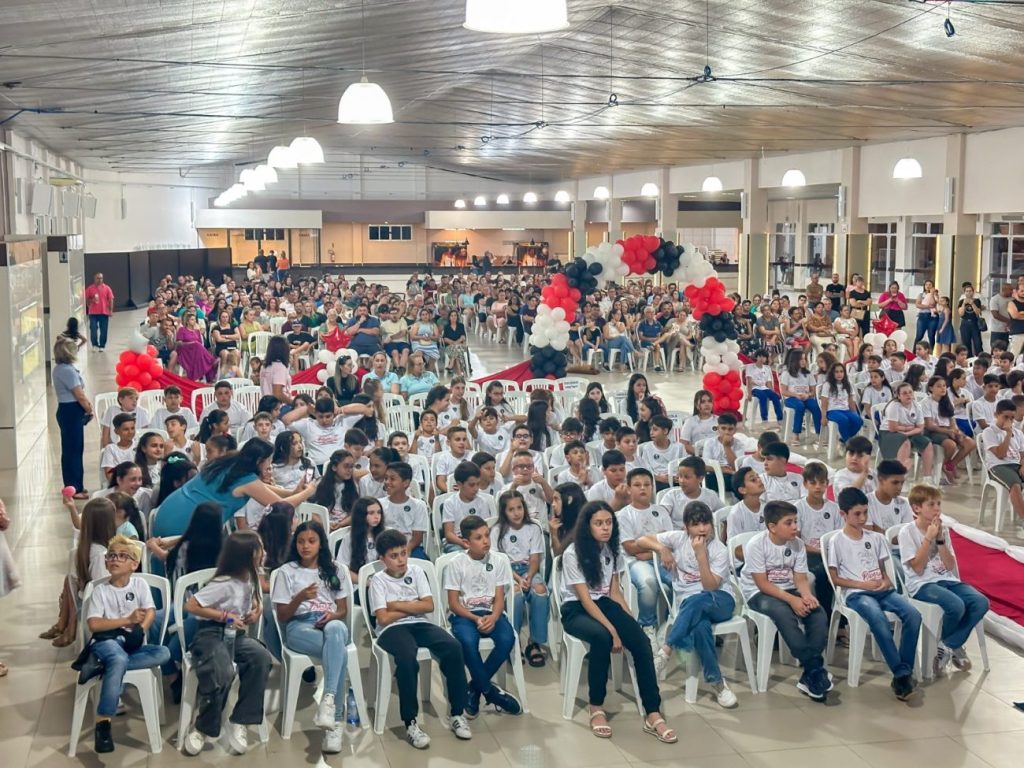 cocal do sul celebrou formatura do proerd com mais de 200 alunos concluintes whatsapp image 2024 11 21 at 14.37.46