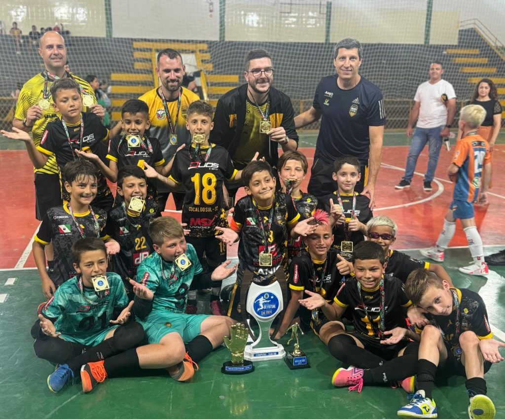 cocal do sulanjo futsal e campeao do campeonato regional da lac nas categorias sub 9 sub 11 e sub 13 sub09 campeaolac cocaldosul anjofutsal