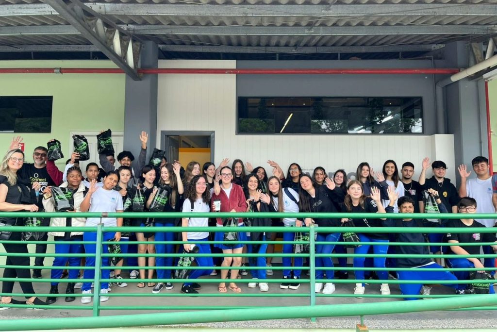 estudantes de cocal do sul visitam o unibave escola professor padre schuler 1