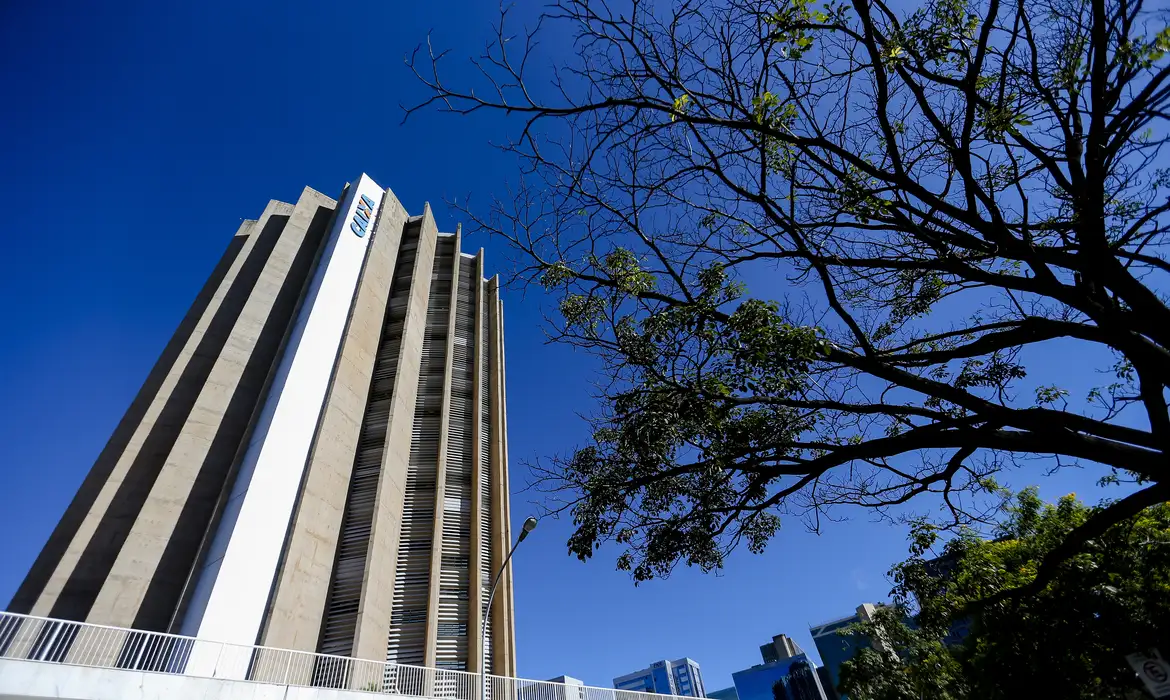 caixa eleva de 1 a 2 pontos percentuais juros para compra de imoveis edificio sede caixa economica federal 170120182634