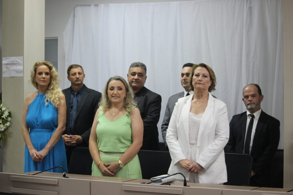 poder executivo e legislativo tomam posse em cocal do sul img 3459