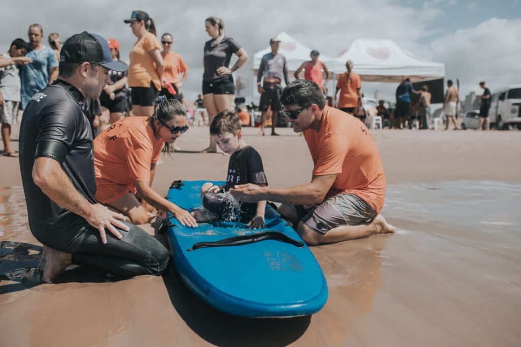 abba pai church promove a inclusao por meio do surf as divulgacao 3