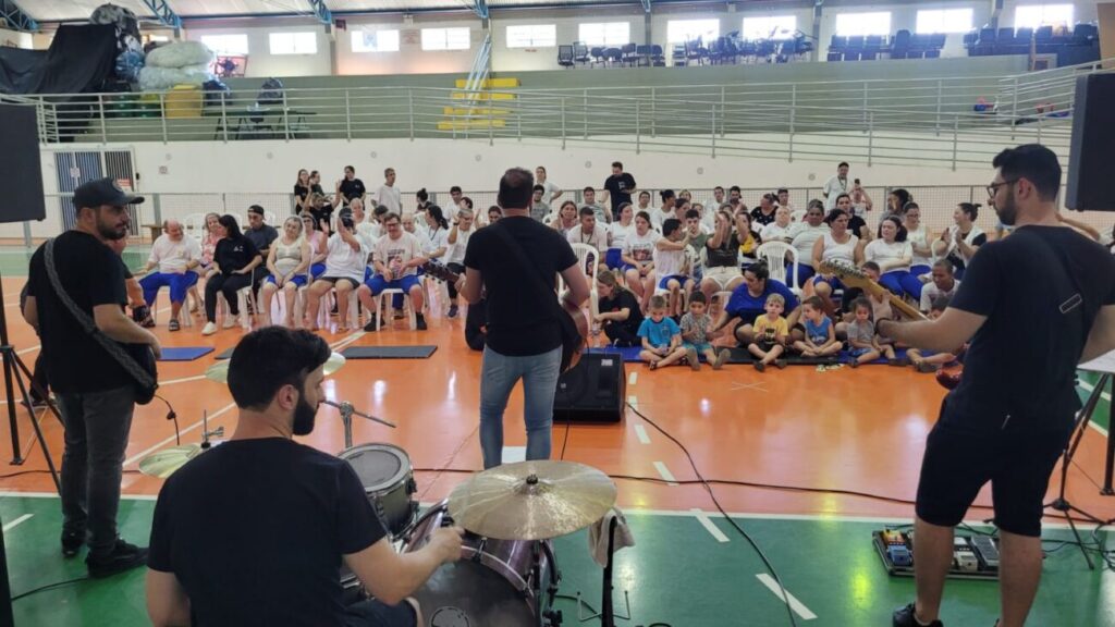 alegria e musica na apae de cocal do sul com o projeto rockins nas escolas rockins na apae cocal do sul por ana paula nesi 2