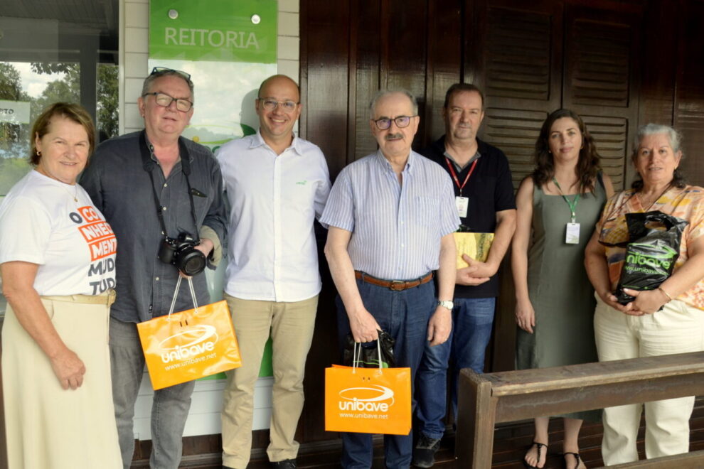 italianos visitam unibave e arquivo historico do museu ao ar livre dsc0125