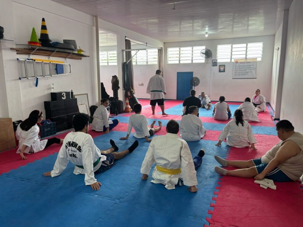 karate alunos da apae de cocal do sul retomam aulas whatsapp image 2025 02 28 at 10.32.00 1