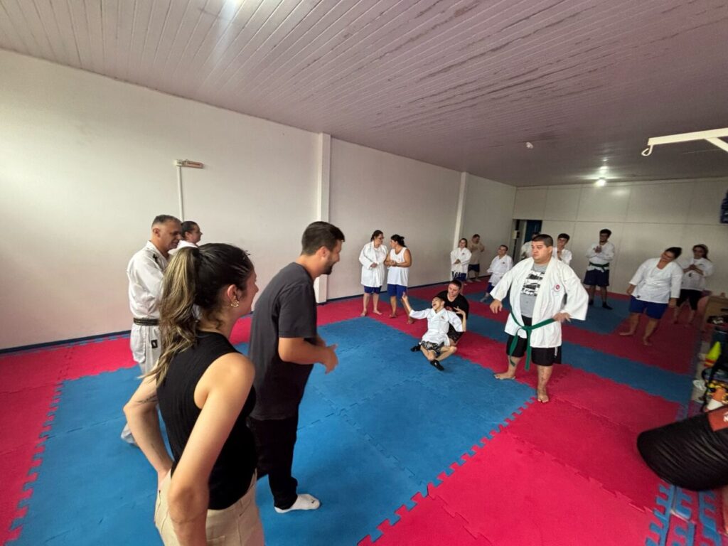 karate alunos da apae de cocal do sul retomam aulas whatsapp image 2025 02 28 at 10.32.00