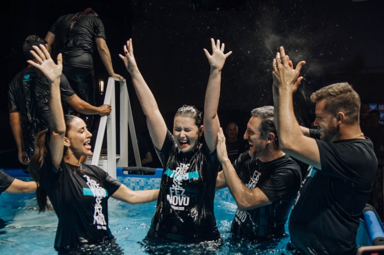 em momento de fe e renovacao mais de 430 pessoas sao batizadas na abba pai church fotos midias abba pai 4